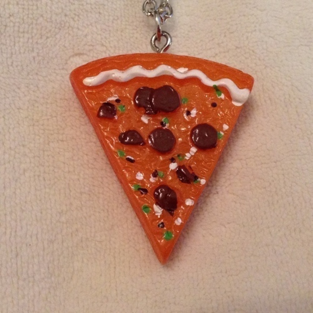 PIZZA SLICE NECKLACE ✨✨✨